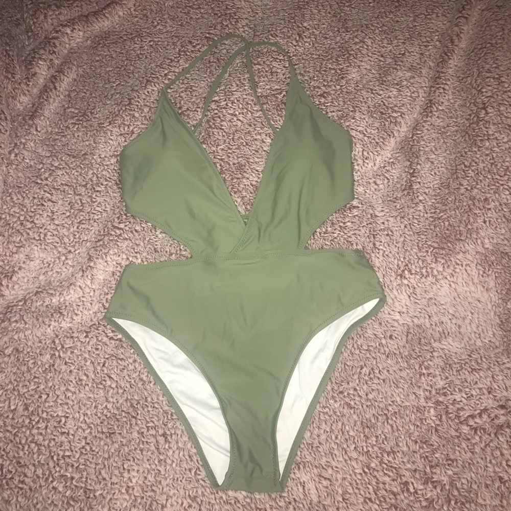 Cupshe Cut Out One Piece